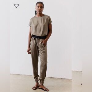 RUTI The Luxury Silk Joggers - Black and Cream